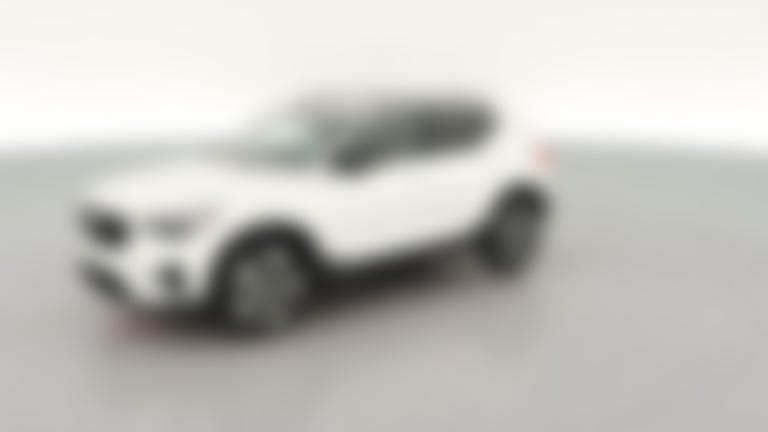2026 Volvo XC40 vehicle photo