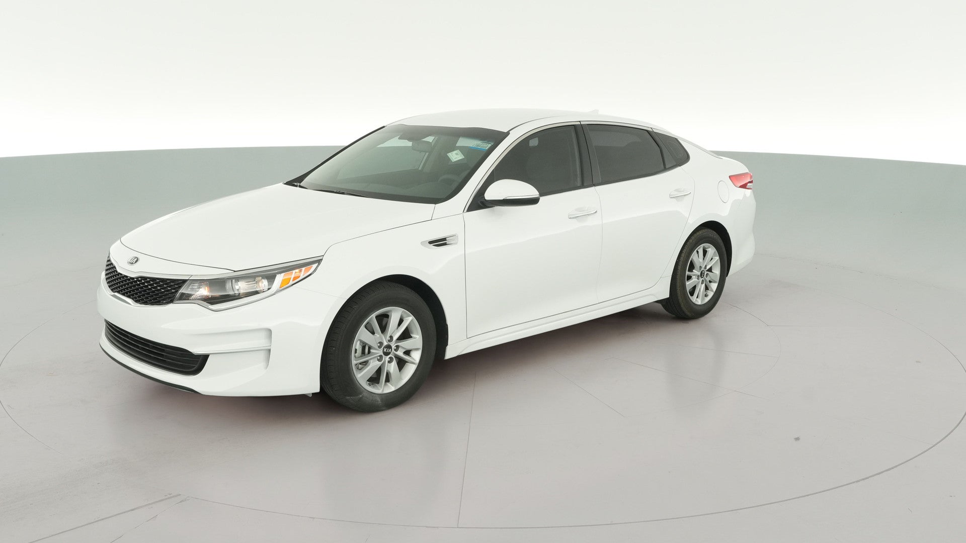 2018 Kia Optima vehicle photo