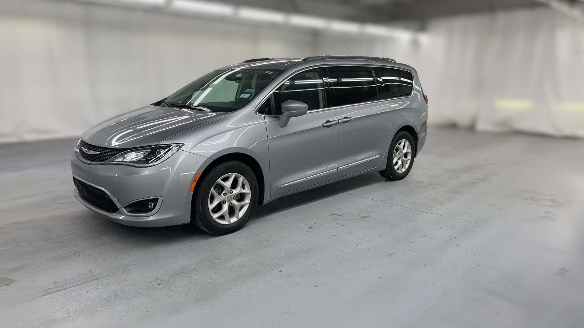 2020 Chrysler Pacifica vehicle photo