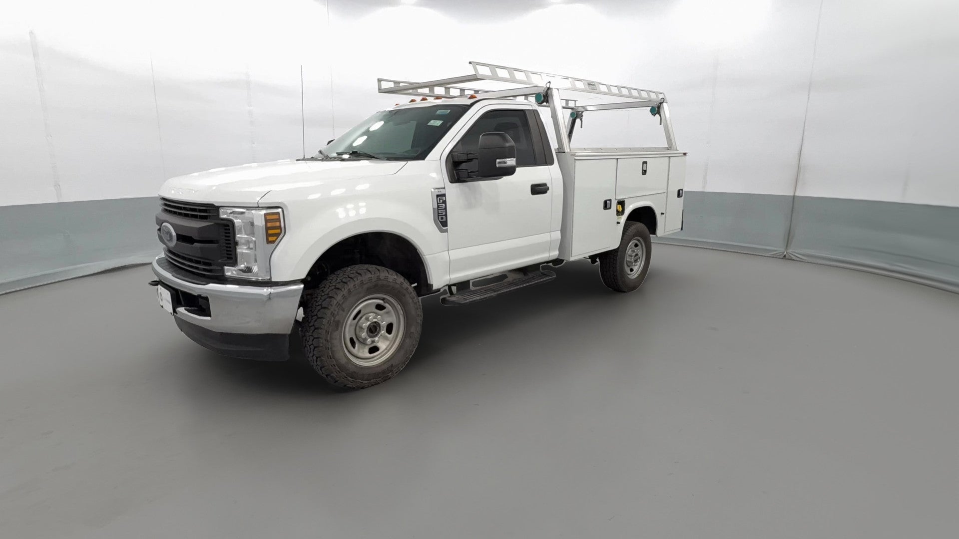 2019 Ford F350 Super Duty Regular Cab vehicle photo