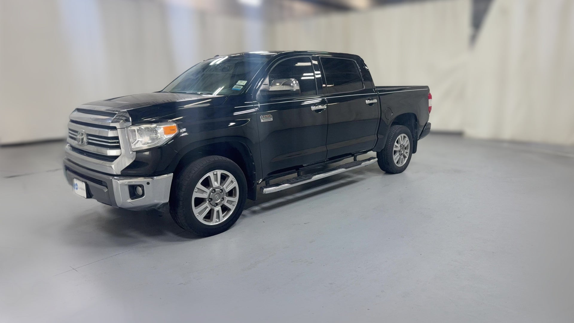 2016 Toyota Tundra CrewMax vehicle photo