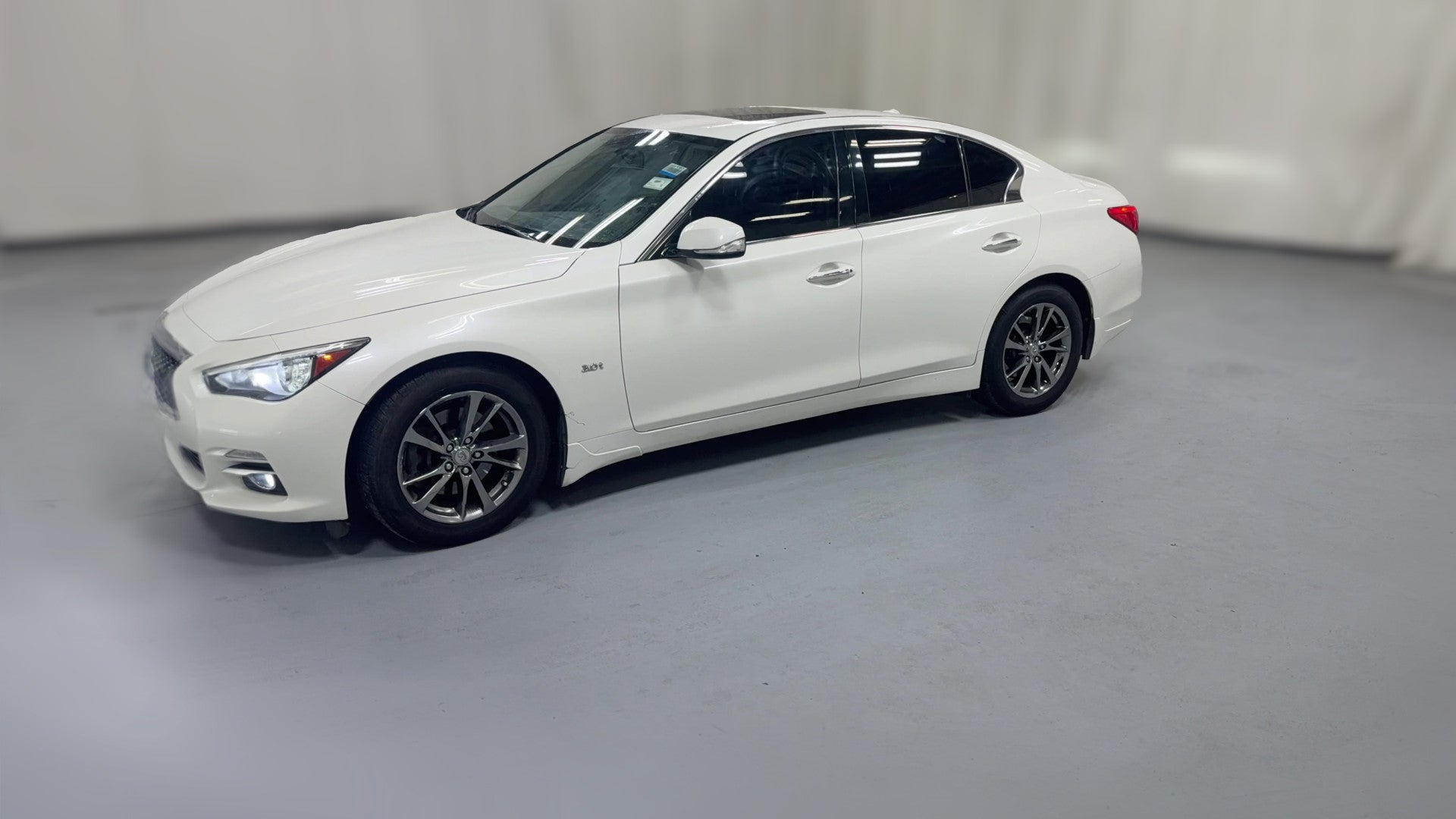 2017 INFINITI Q50 vehicle photo