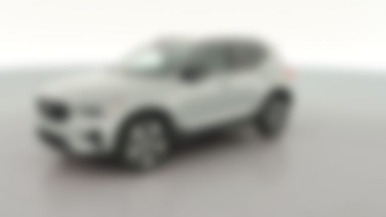 2026 Volvo XC40 vehicle photo