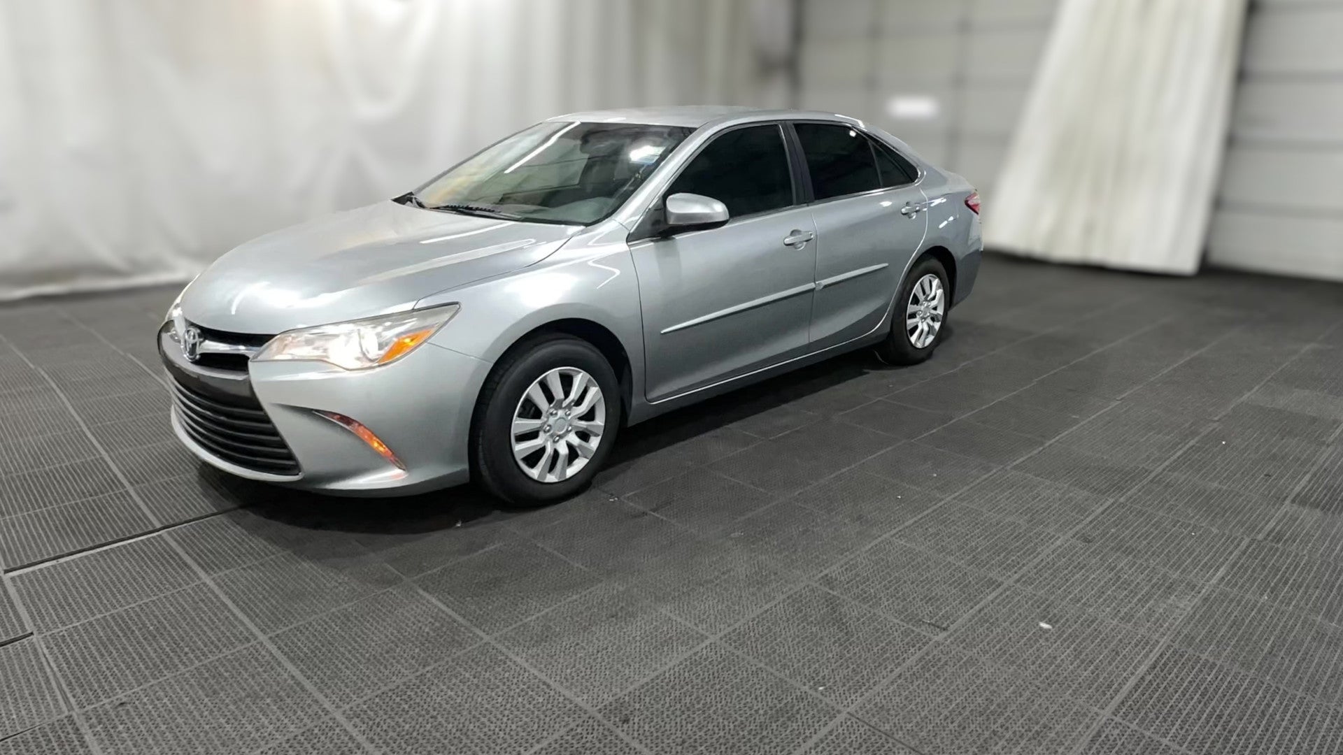2017 Toyota Camry vehicle photo