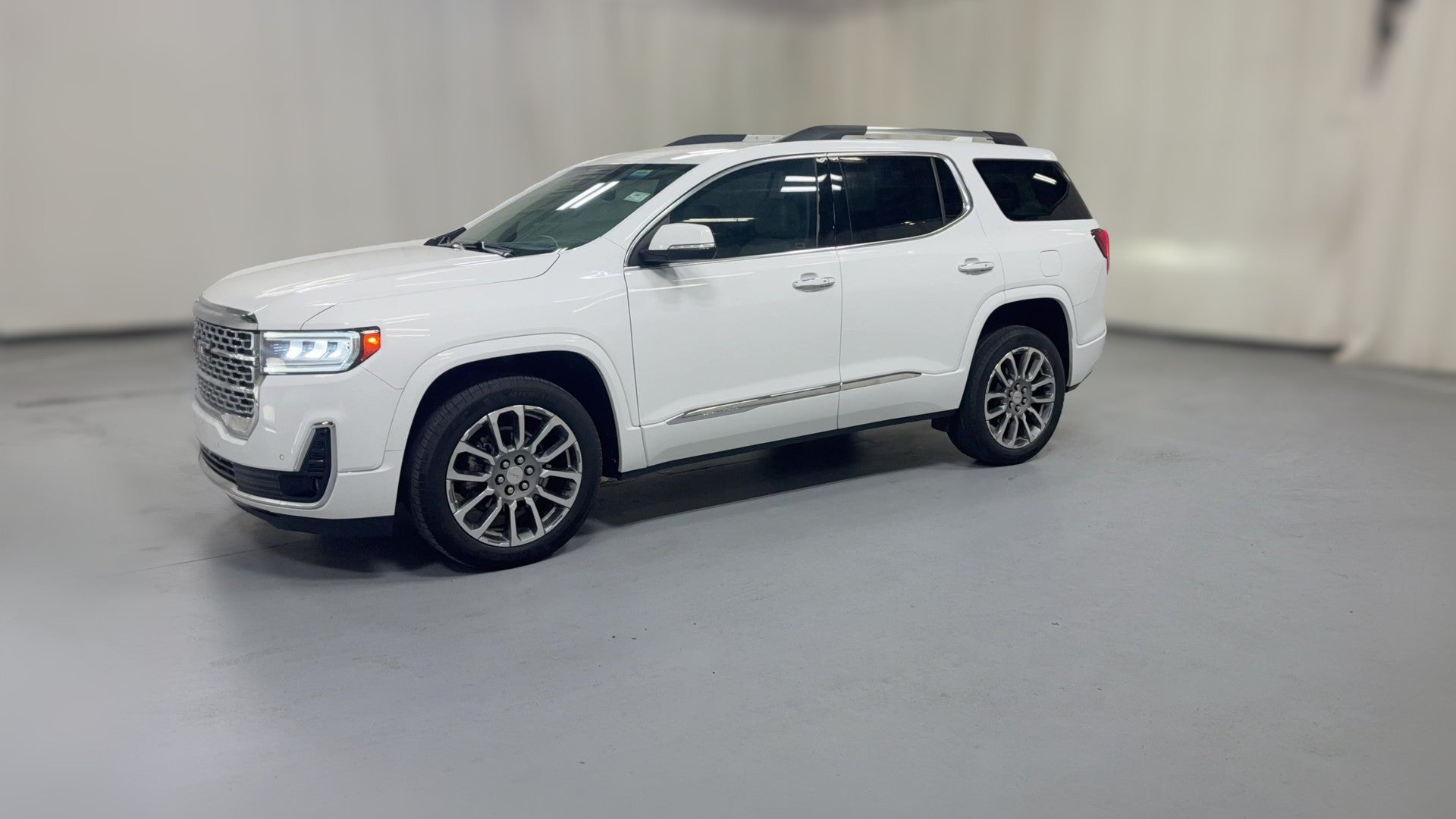 2023 GMC Acadia vehicle photo
