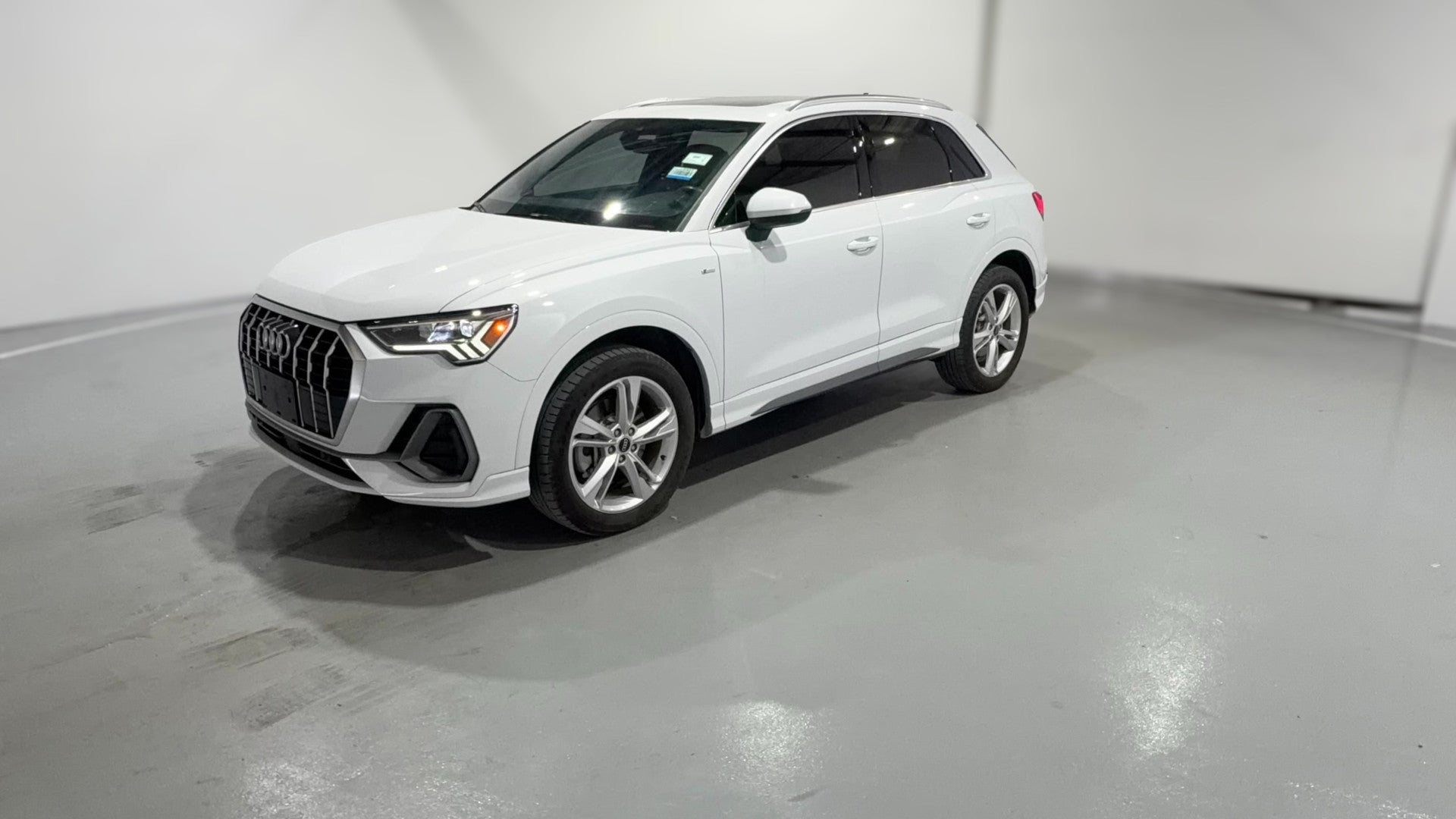 2024 Audi Q3 vehicle photo