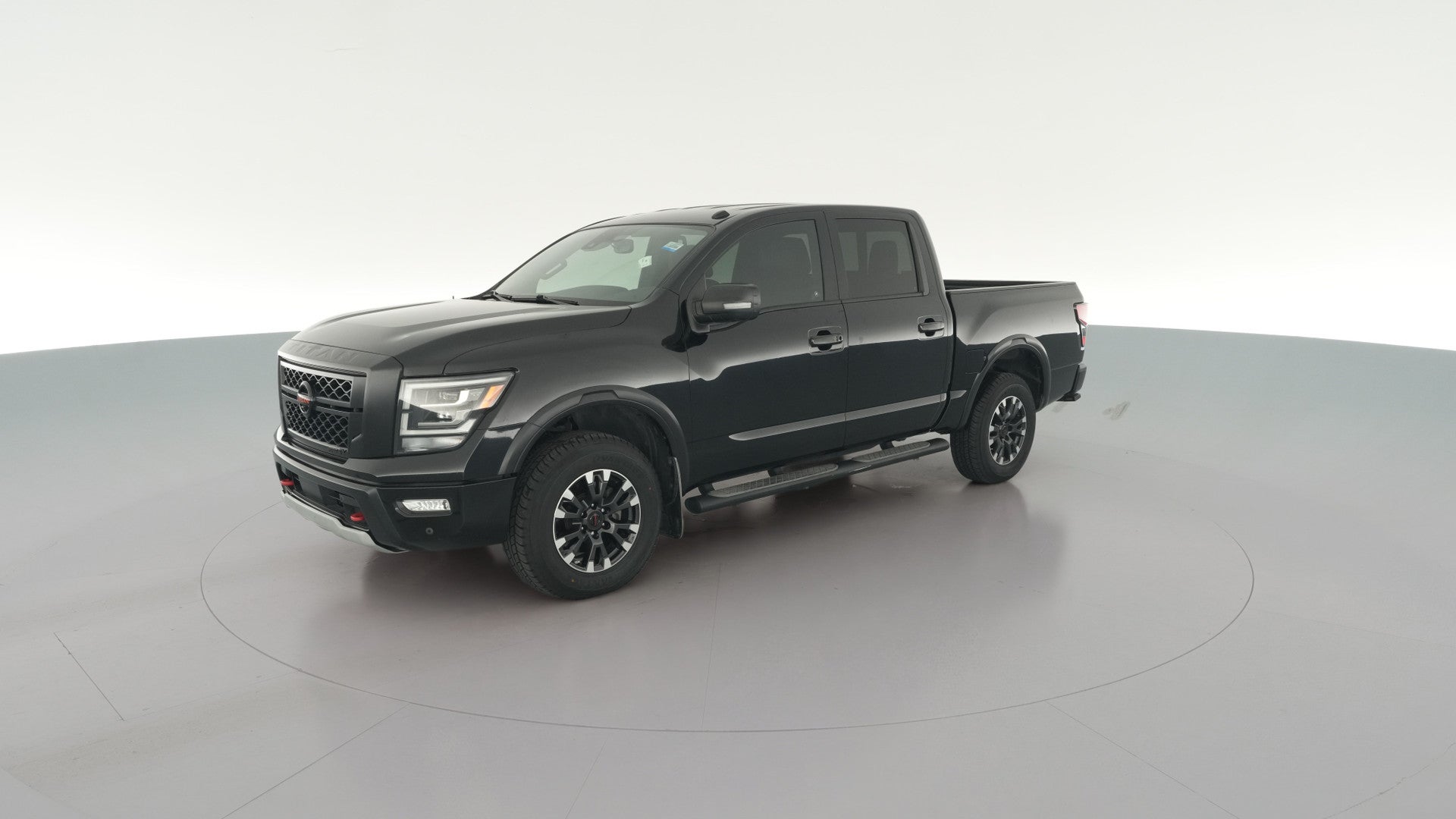 2021 Nissan Titan Crew Cab vehicle photo