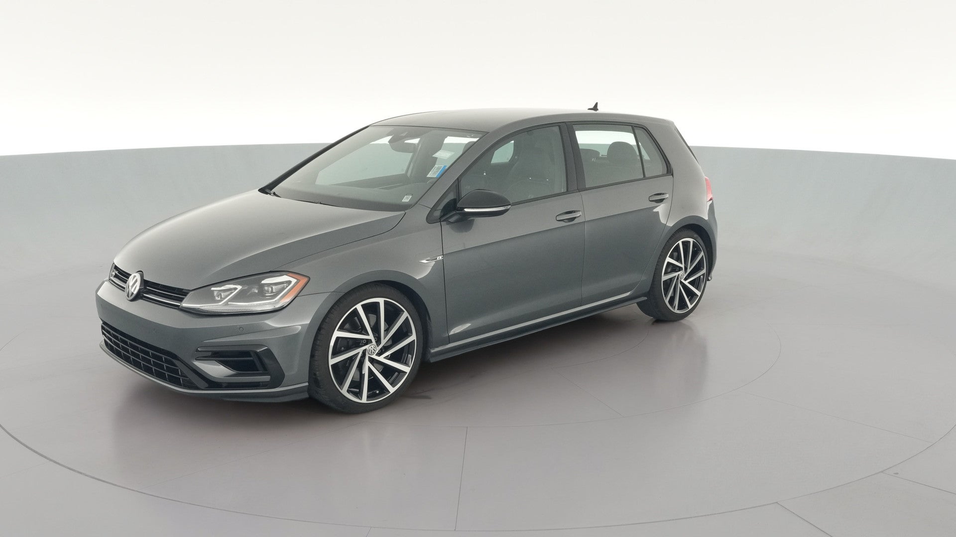 2018 Volkswagen Golf R vehicle photo