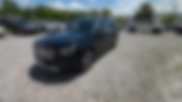2025 Mercedes-Benz GLB vehicle photo