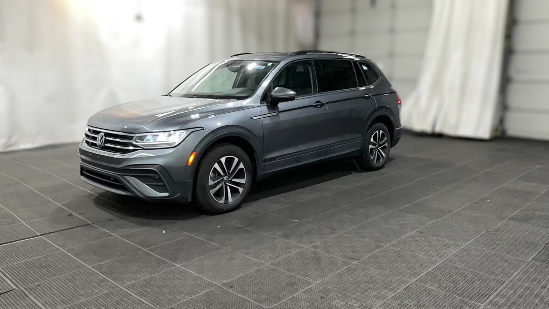 2023 Volkswagen Tiguan vehicle photo