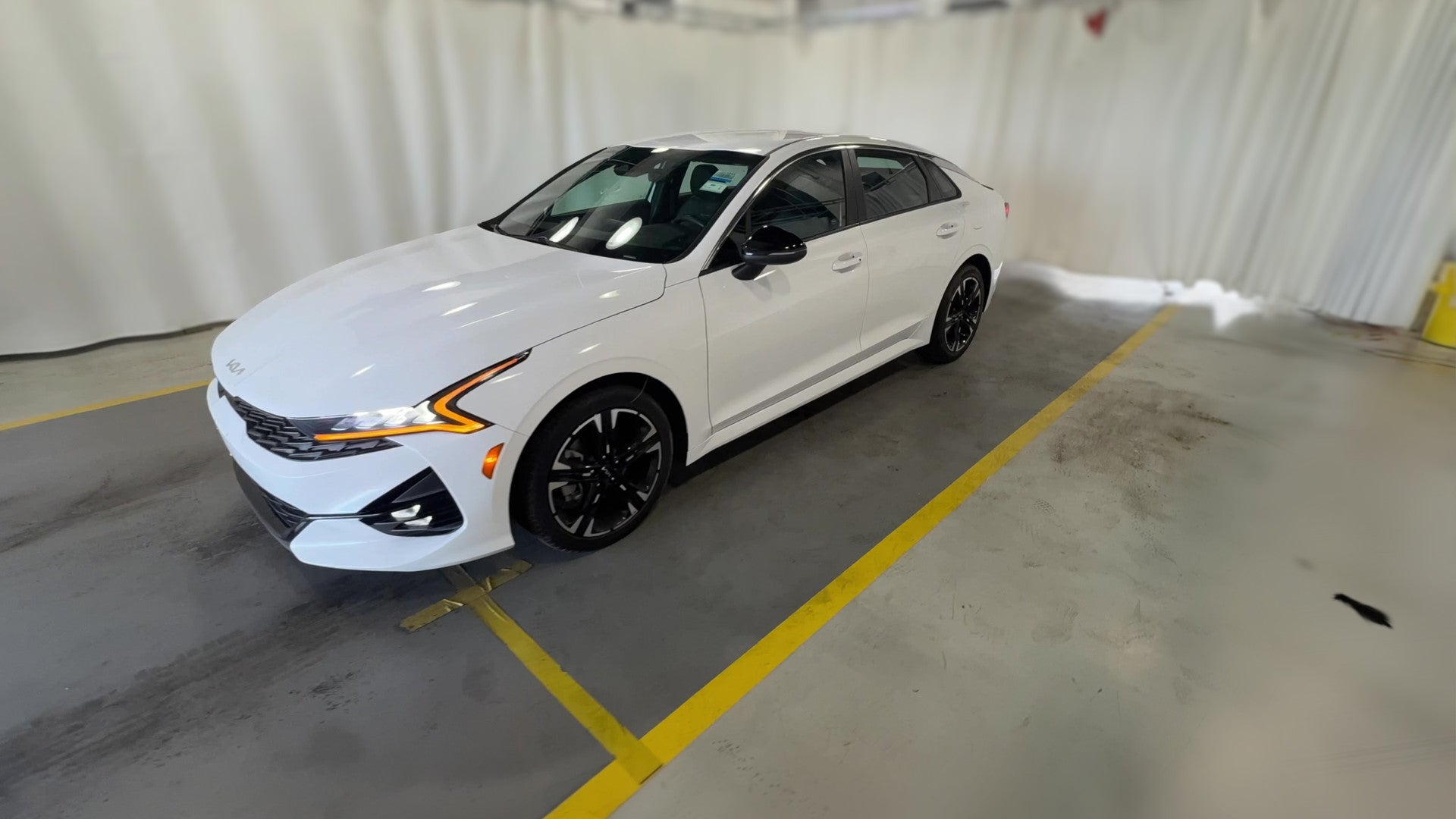2022 Kia K5 vehicle photo