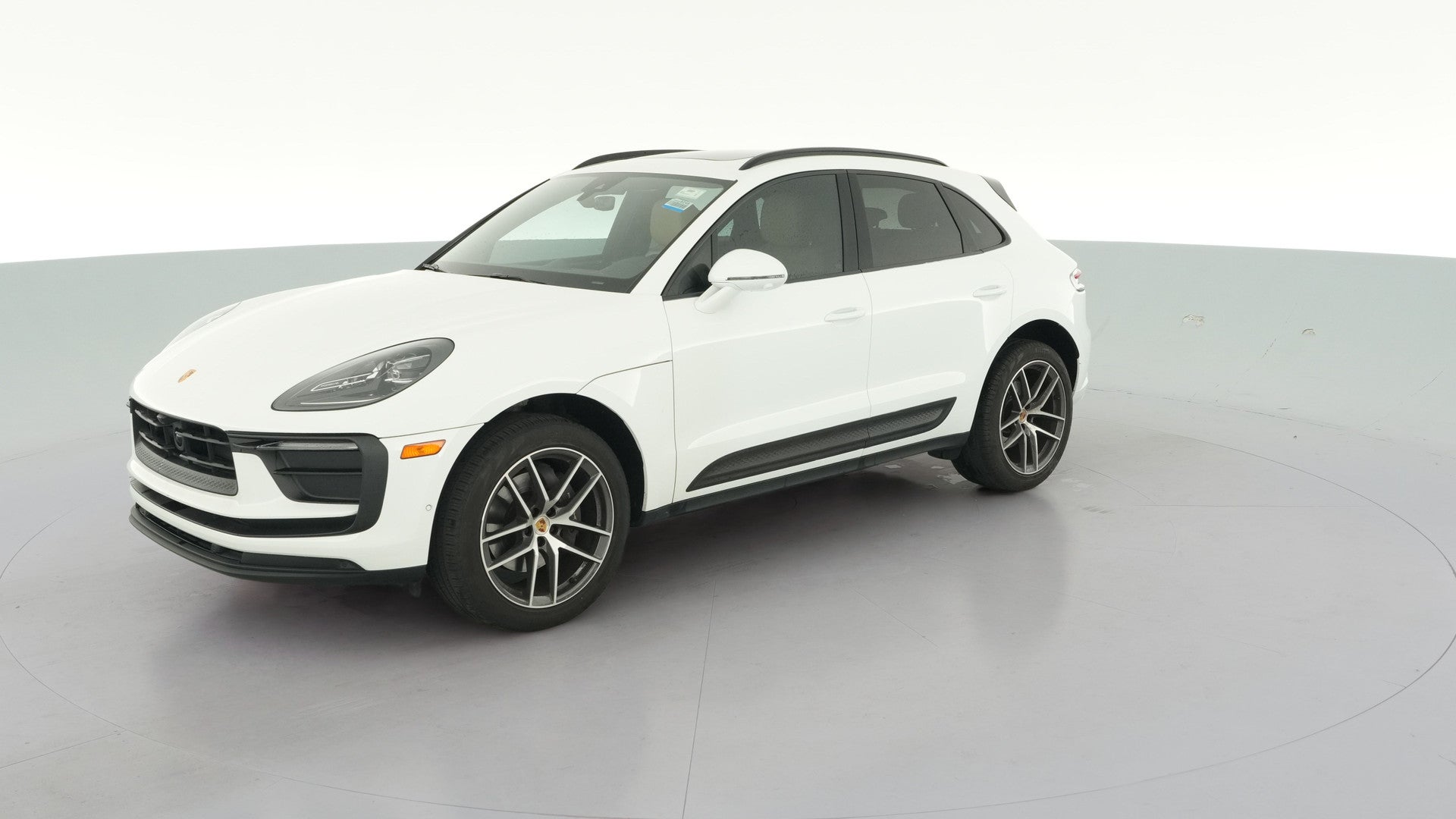 2022 Porsche Macan vehicle photo