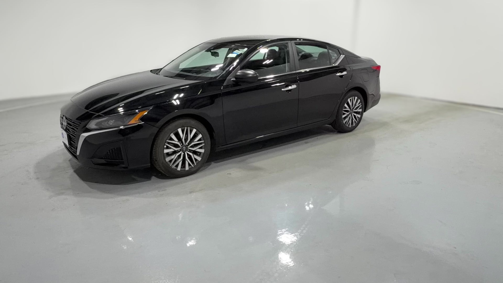 2025 Nissan Altima vehicle photo