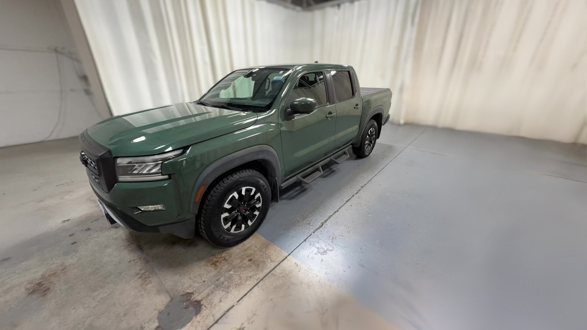 2023 Nissan Frontier Crew Cab vehicle photo