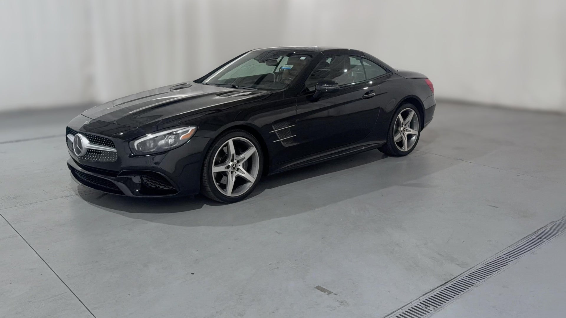 2019 Mercedes-Benz SL vehicle photo