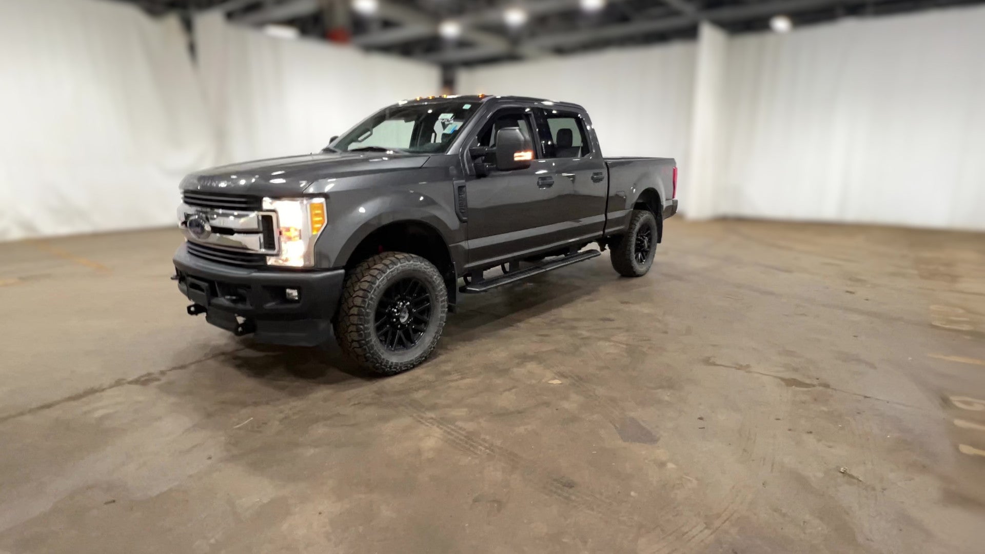 2017 Ford F250 Super Duty Crew Cab vehicle photo