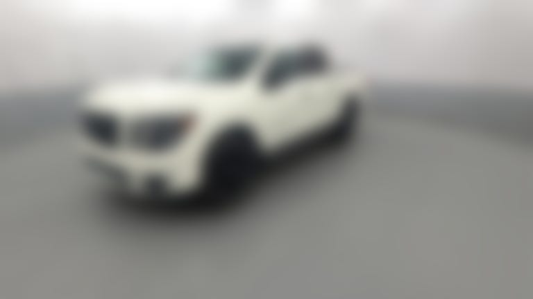 2019 Nissan Titan Crew Cab vehicle photo