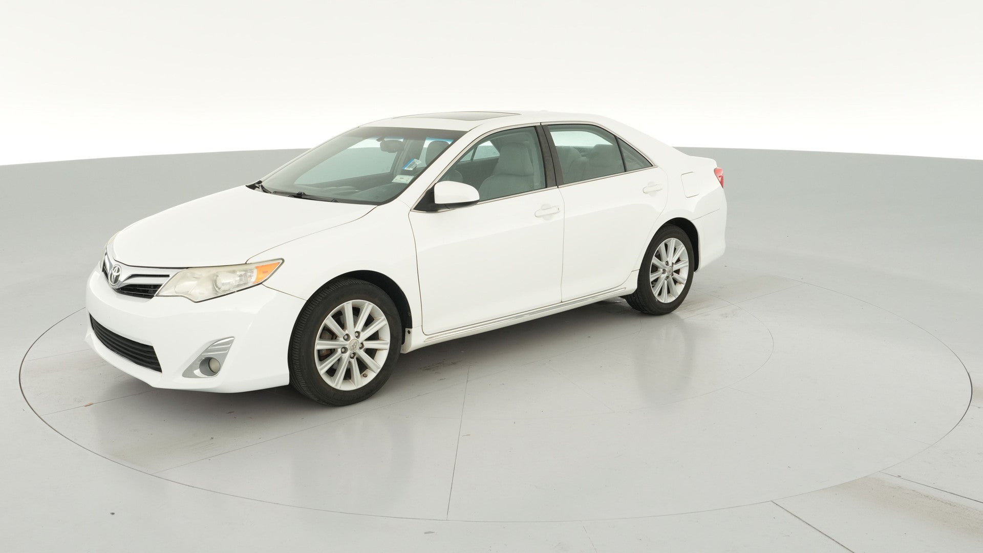 2013 Toyota Camry vehicle photo