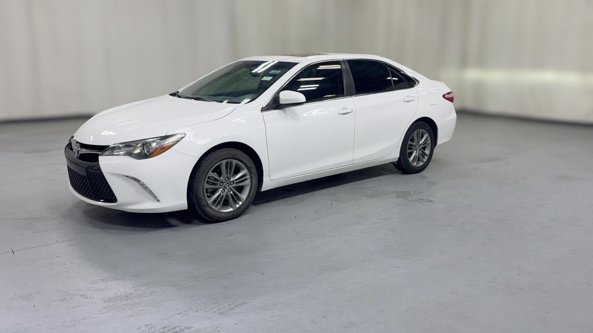 2017 Toyota Camry vehicle photo