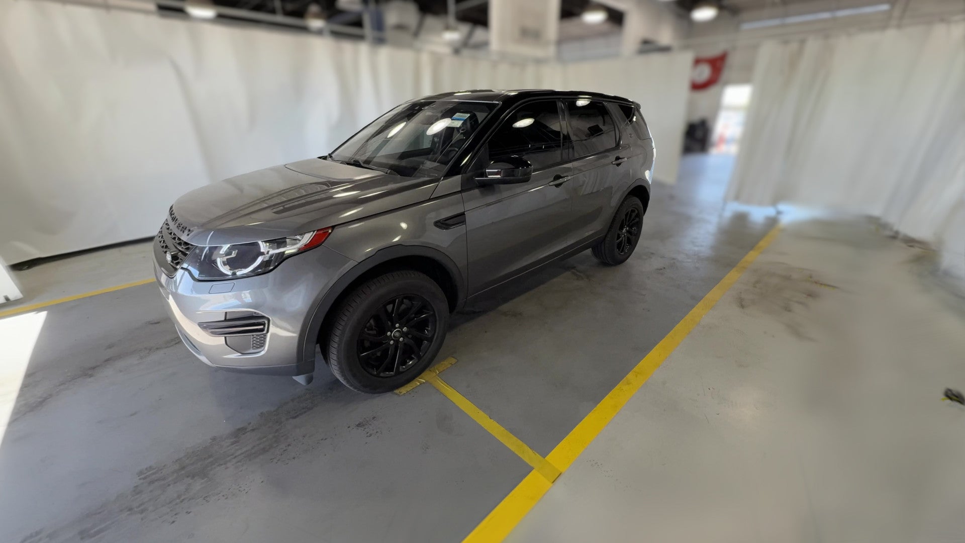 2018 Land Rover Discovery Sport vehicle photo