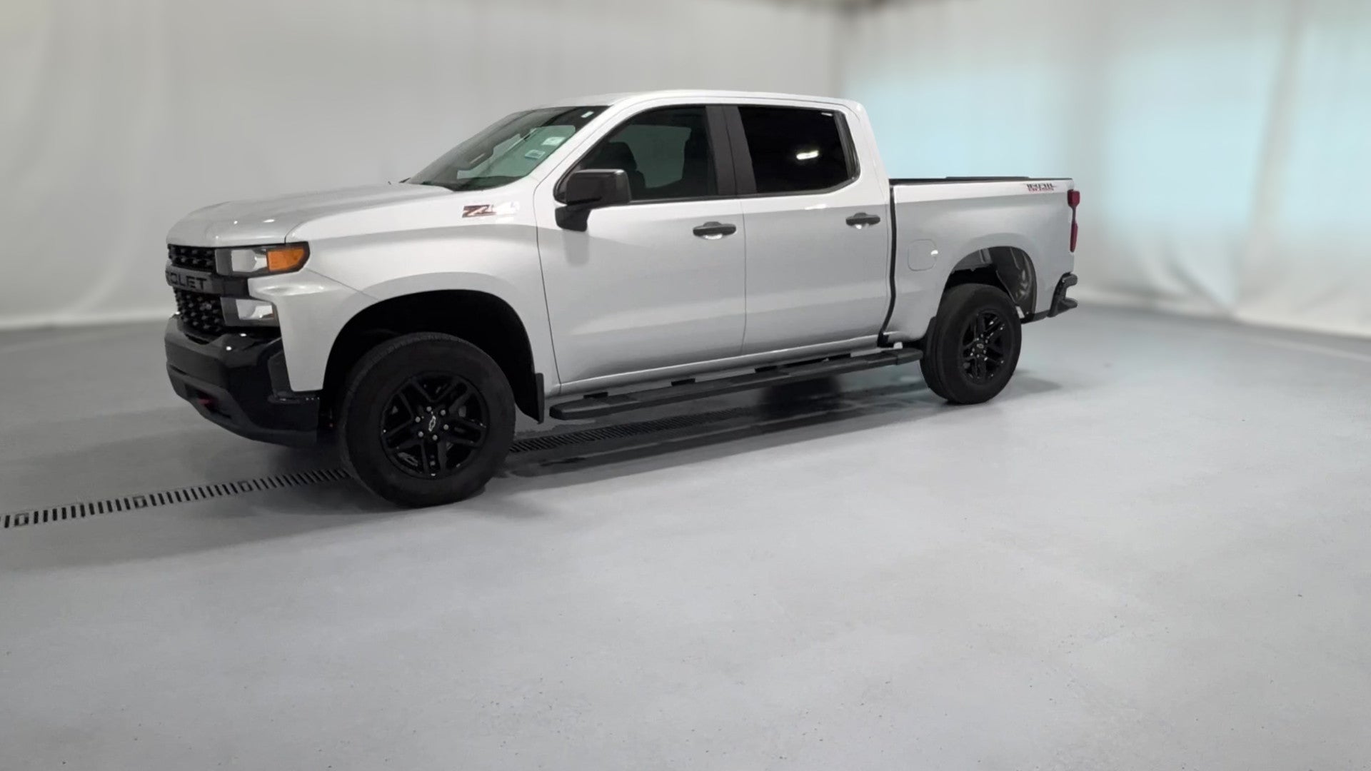 2020 Chevrolet Silverado 1500 Crew Cab vehicle photo