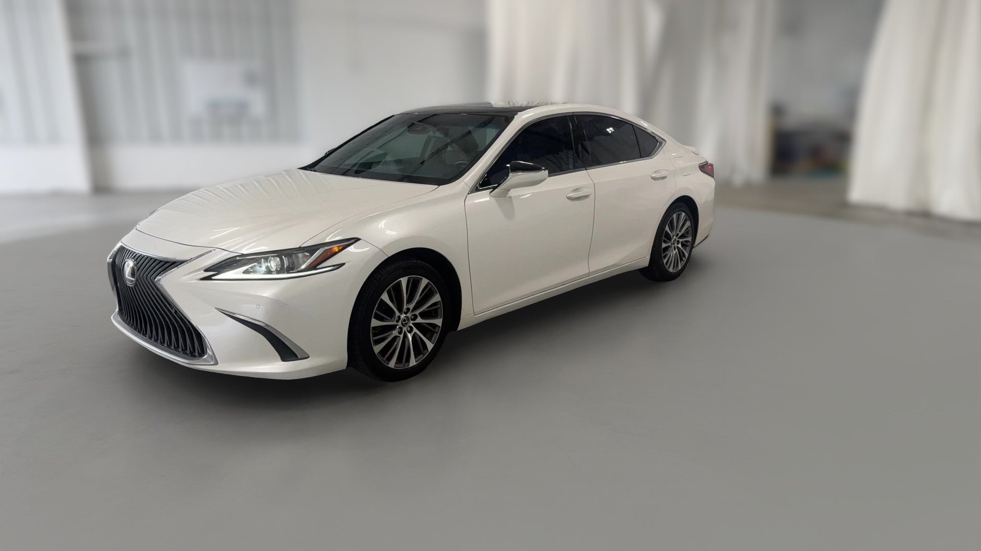 2021 Lexus ES vehicle photo