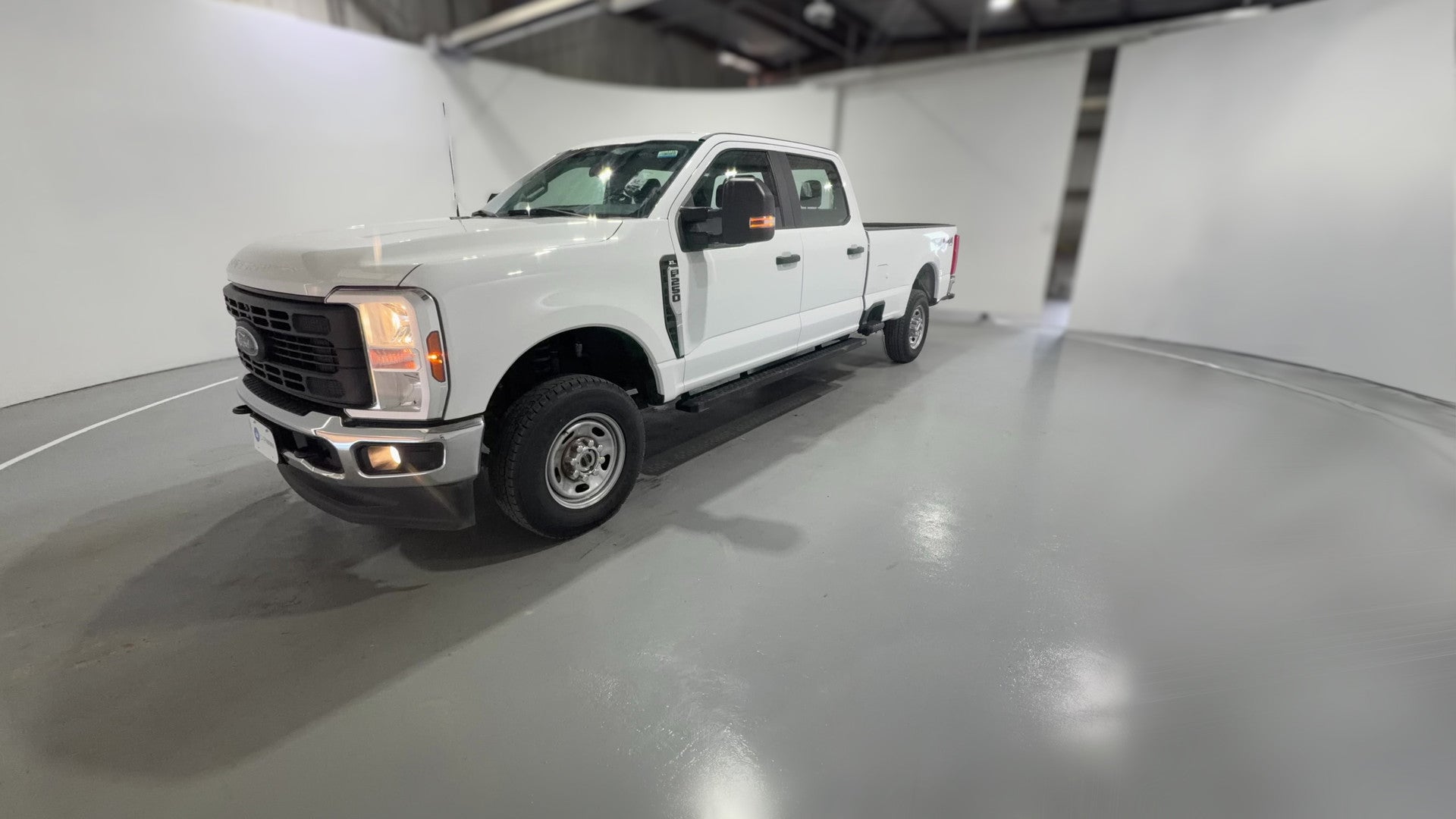 2024 Ford F250 Super Duty Crew Cab vehicle photo