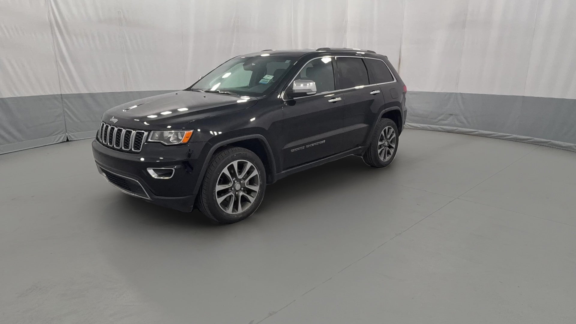 2018 Jeep Grand Cherokee vehicle photo