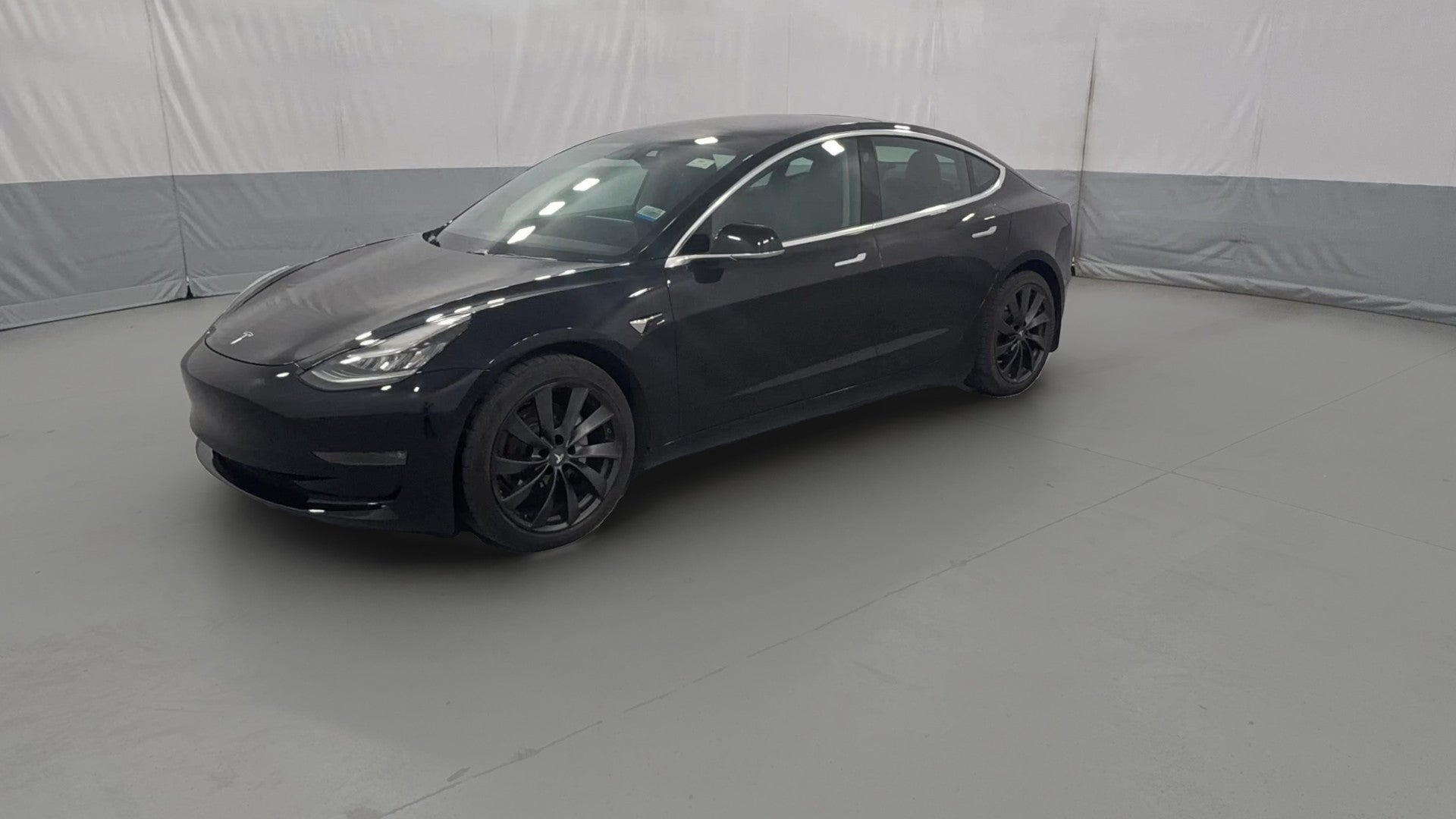 2019 Tesla Model 3 vehicle photo