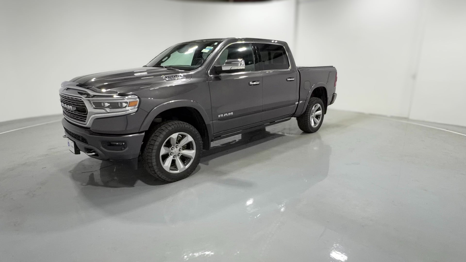 2019 Ram 1500 Crew Cab vehicle photo