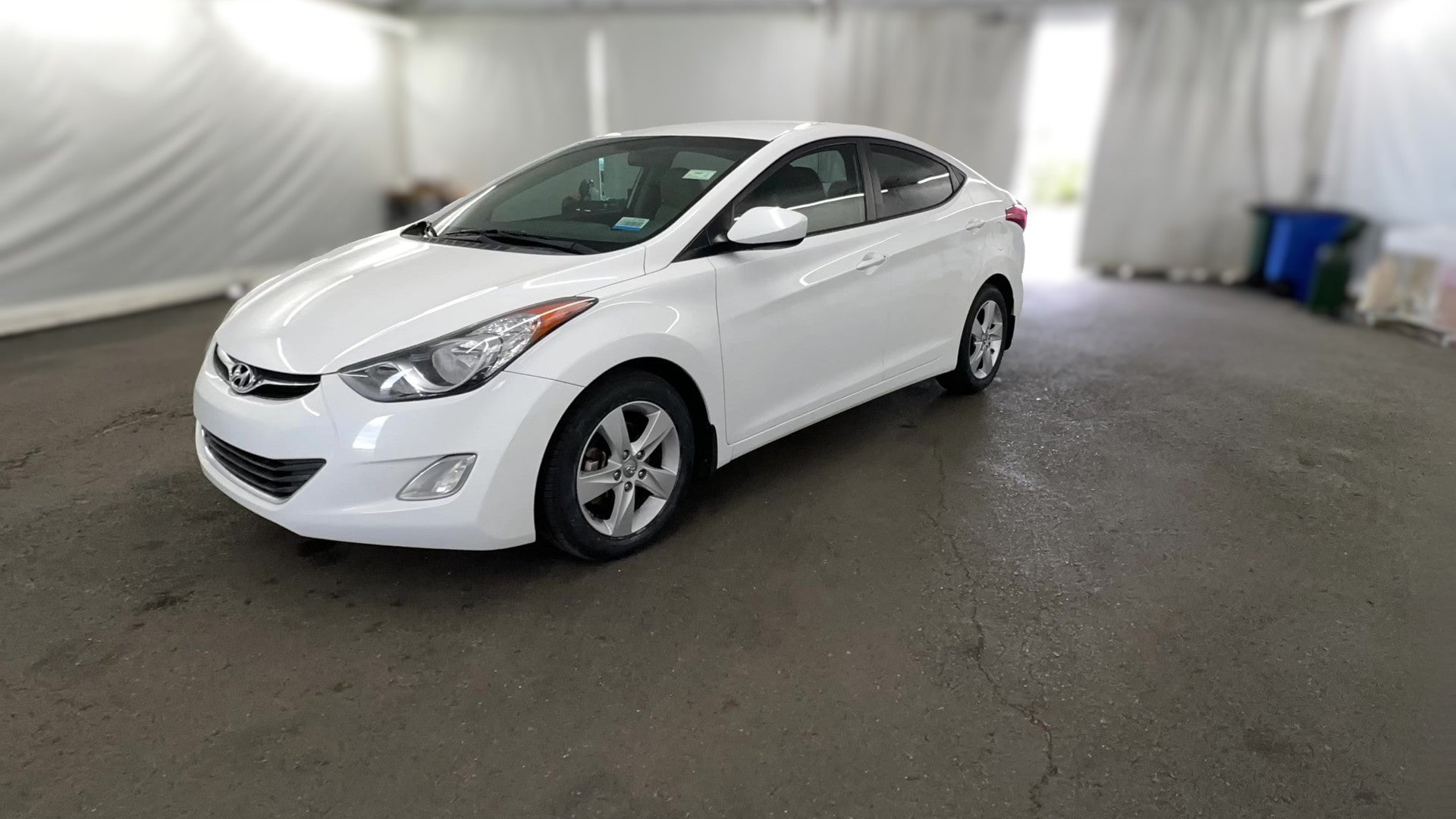 2013 Hyundai Elantra vehicle photo