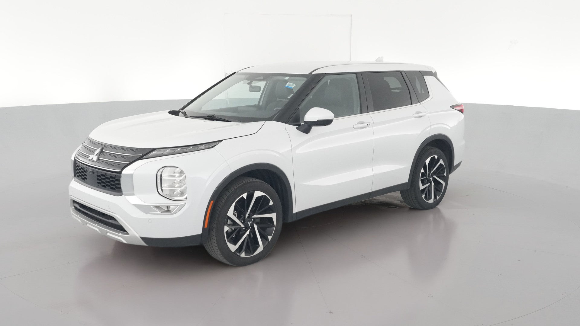 2024 Mitsubishi Outlander vehicle photo