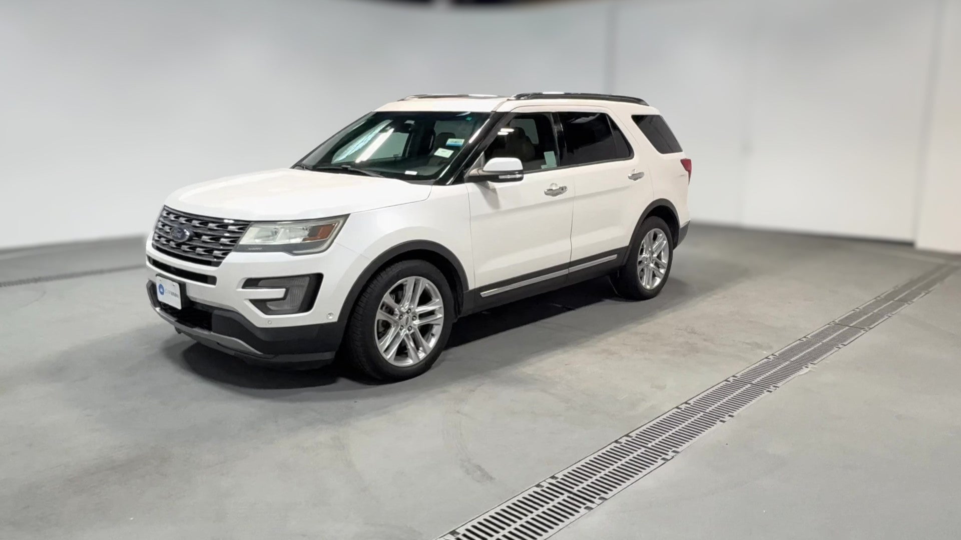 2016 Ford Explorer vehicle photo