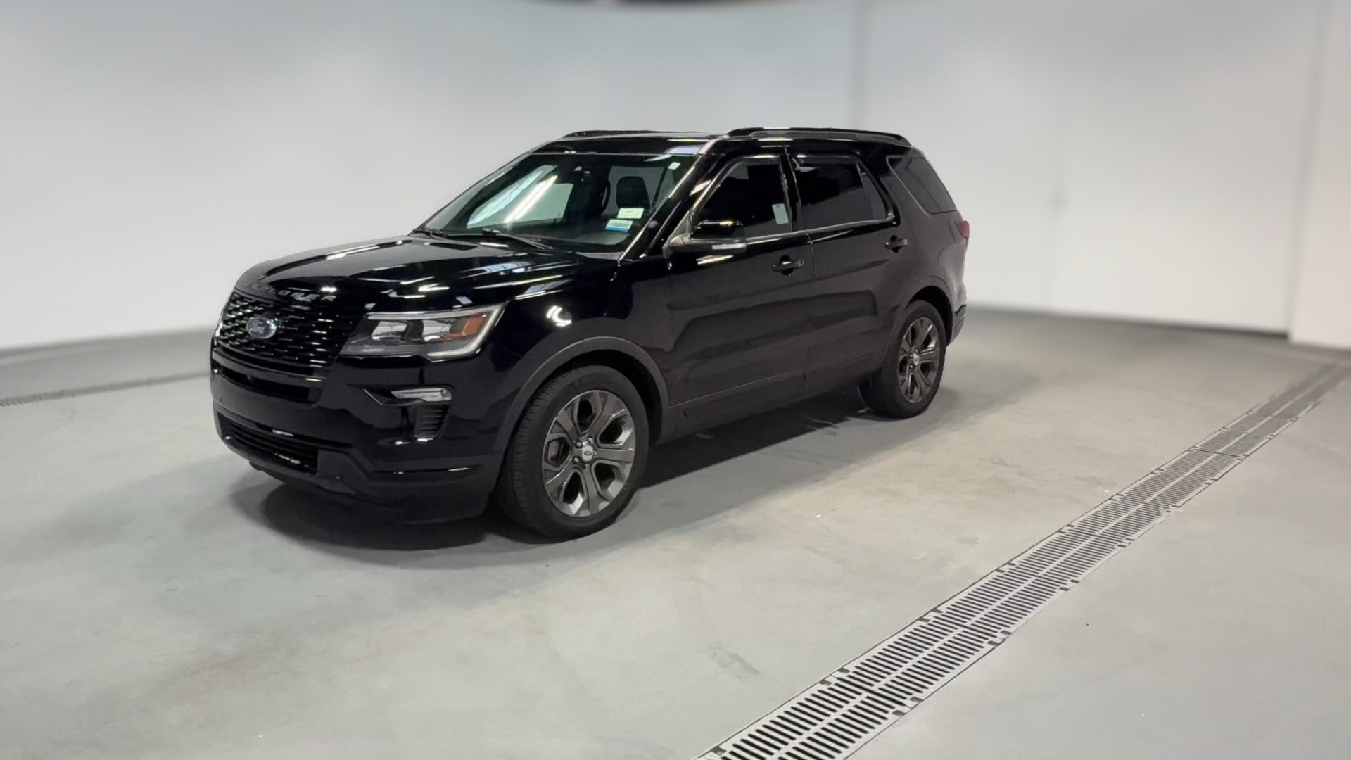 2018 Ford Explorer vehicle photo