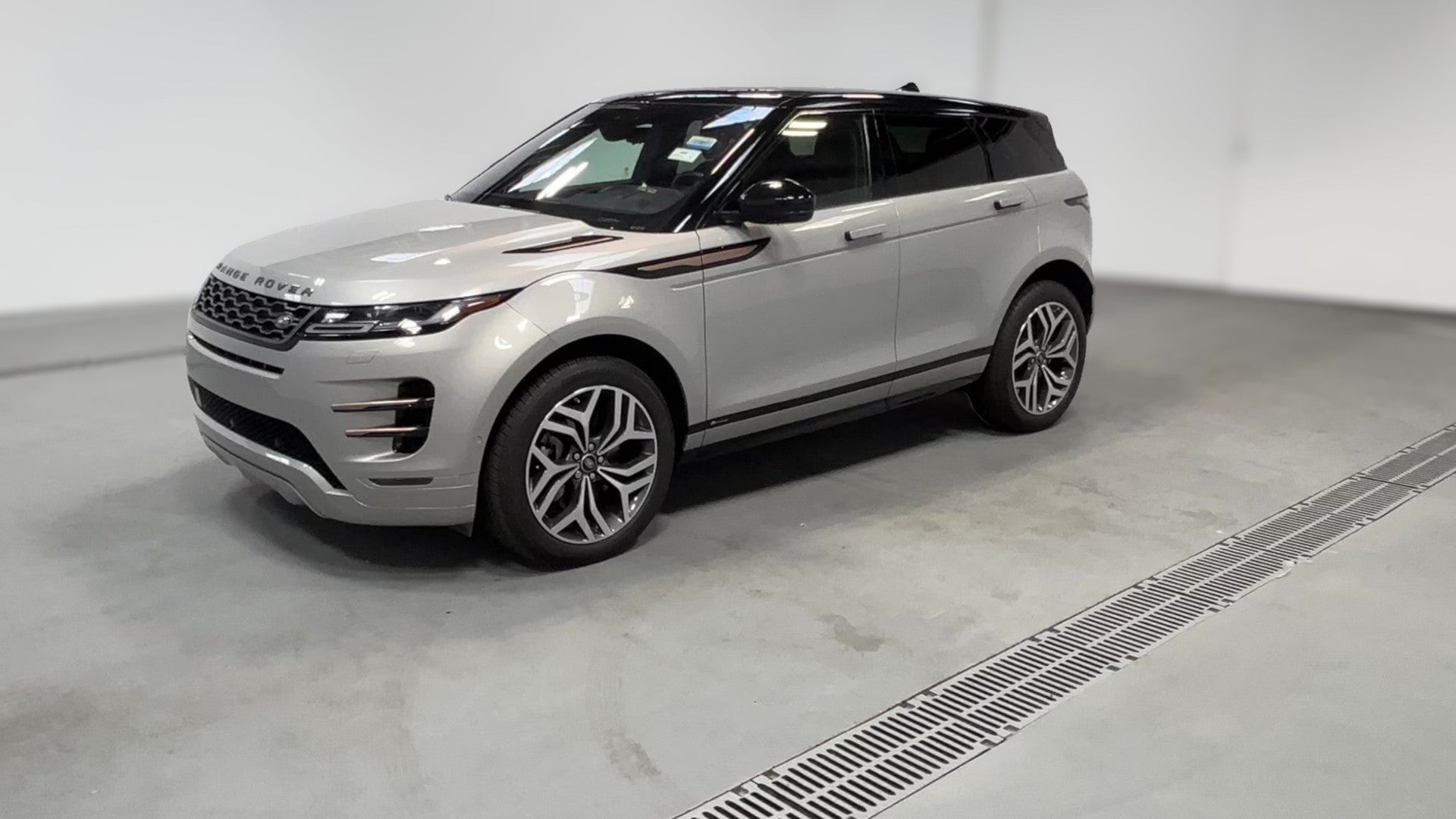 2020 Land Rover Range Rover Evoque vehicle photo