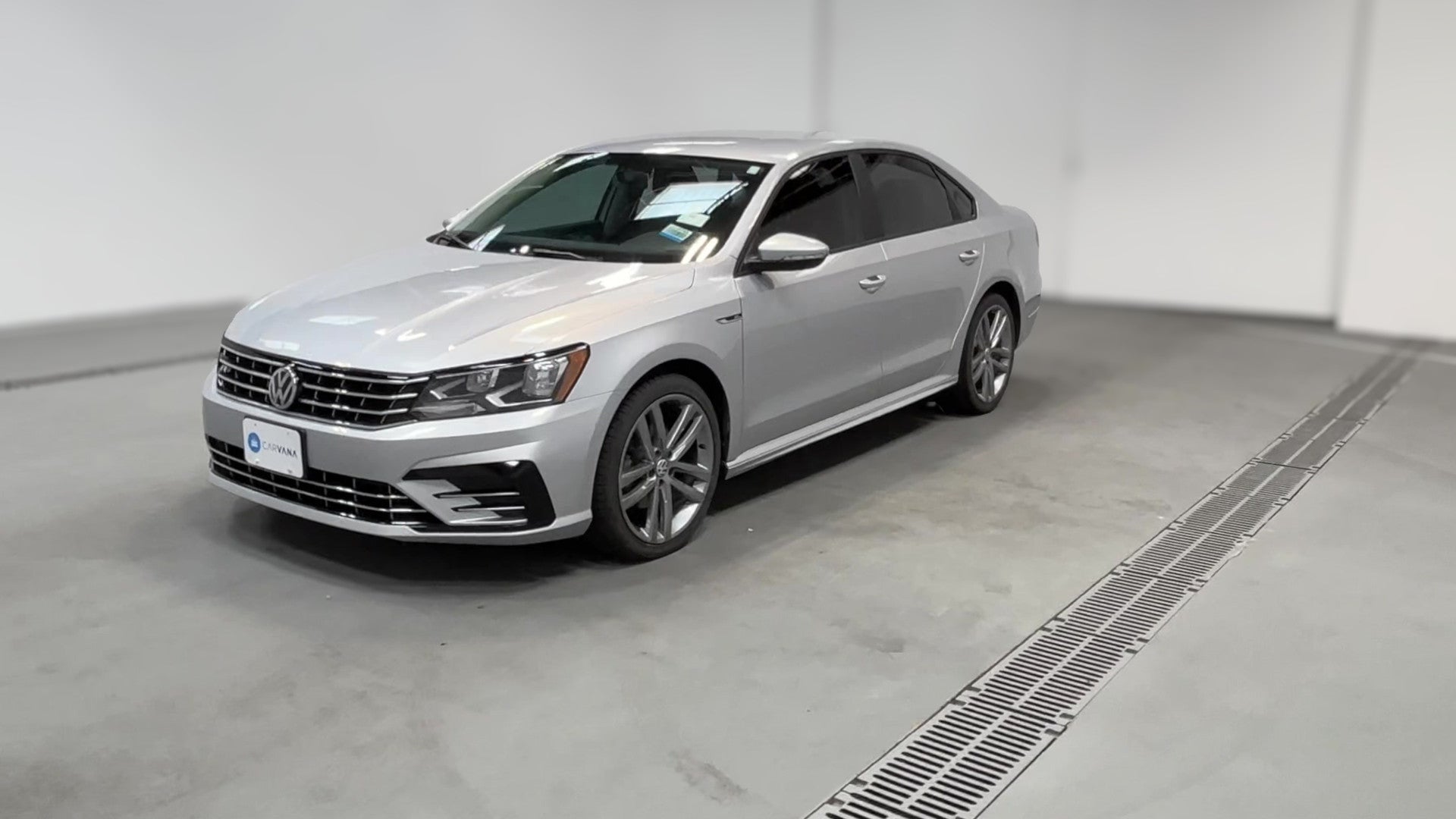 2018 Volkswagen Passat vehicle photo