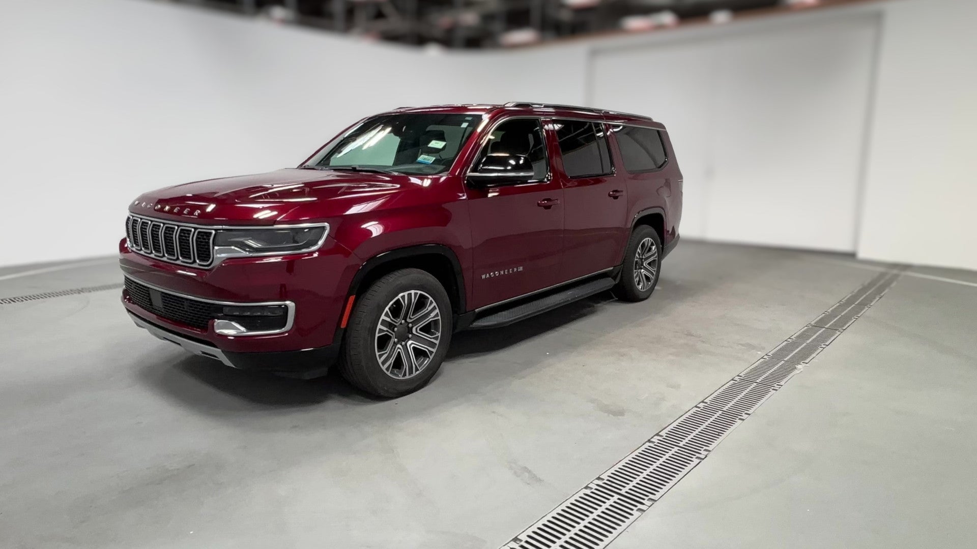 2023 Jeep Wagoneer L vehicle photo