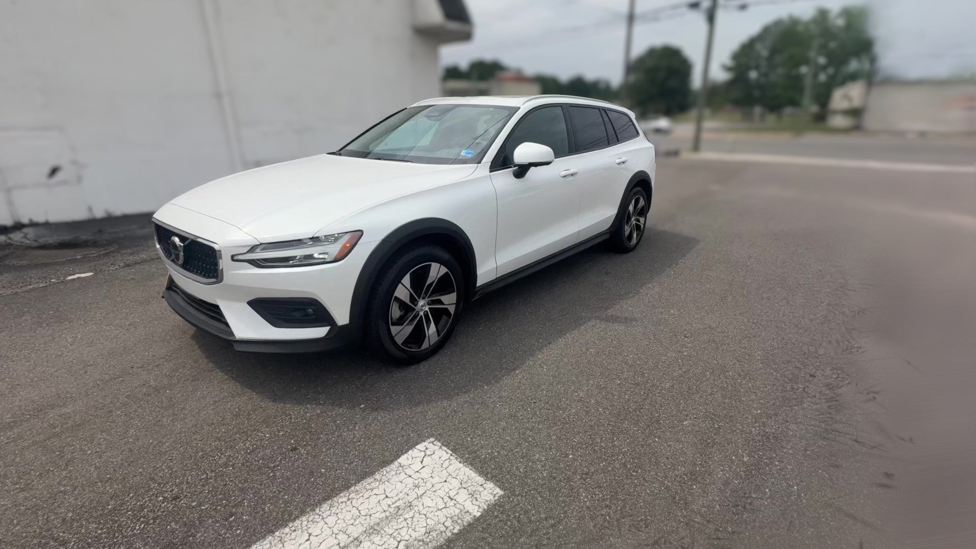 2025 Volvo V60 vehicle photo
