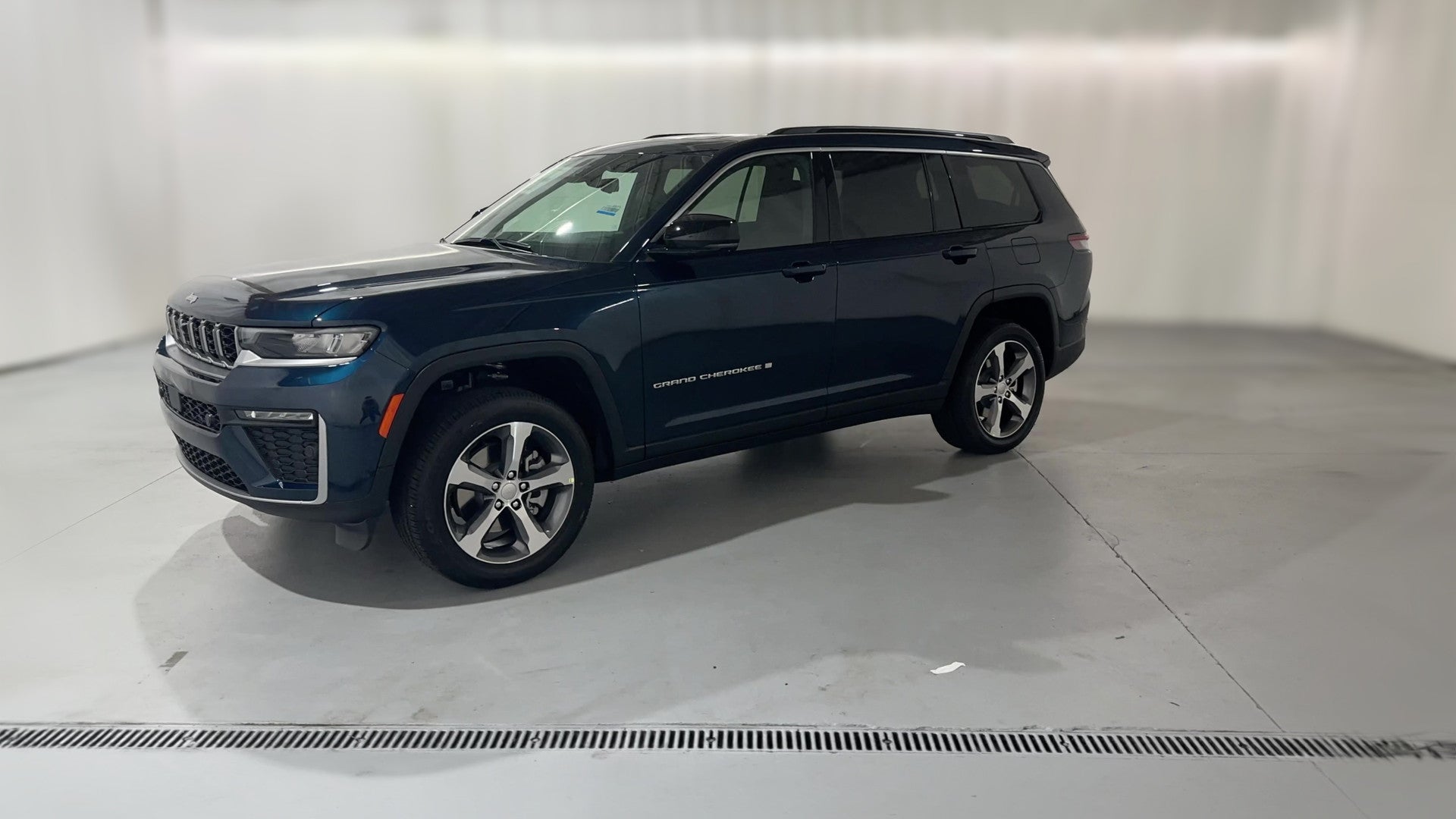 2026 Jeep Grand Cherokee L vehicle photo