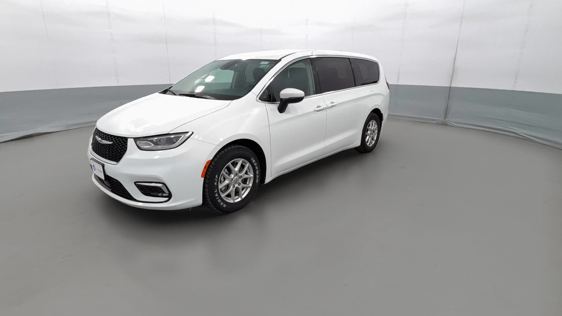 2023 Chrysler Pacifica vehicle photo