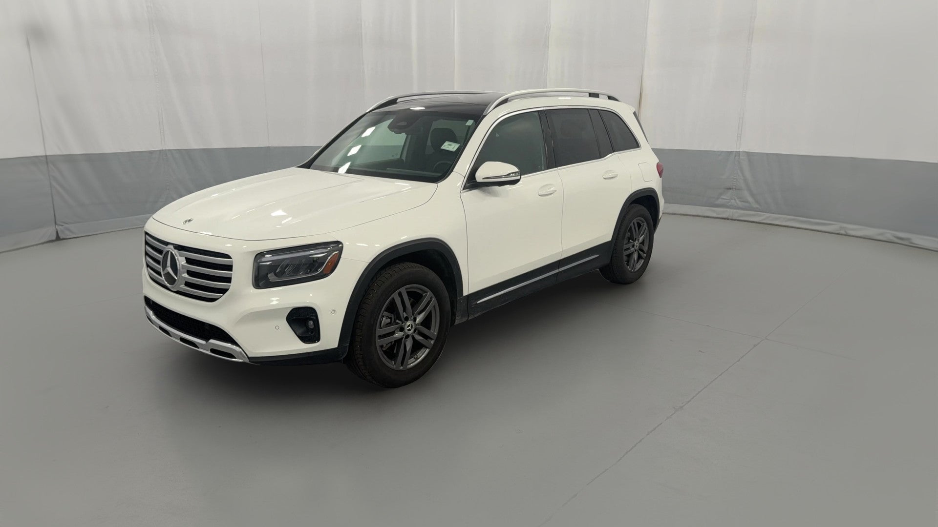 2026 Mercedes-Benz GLB vehicle photo
