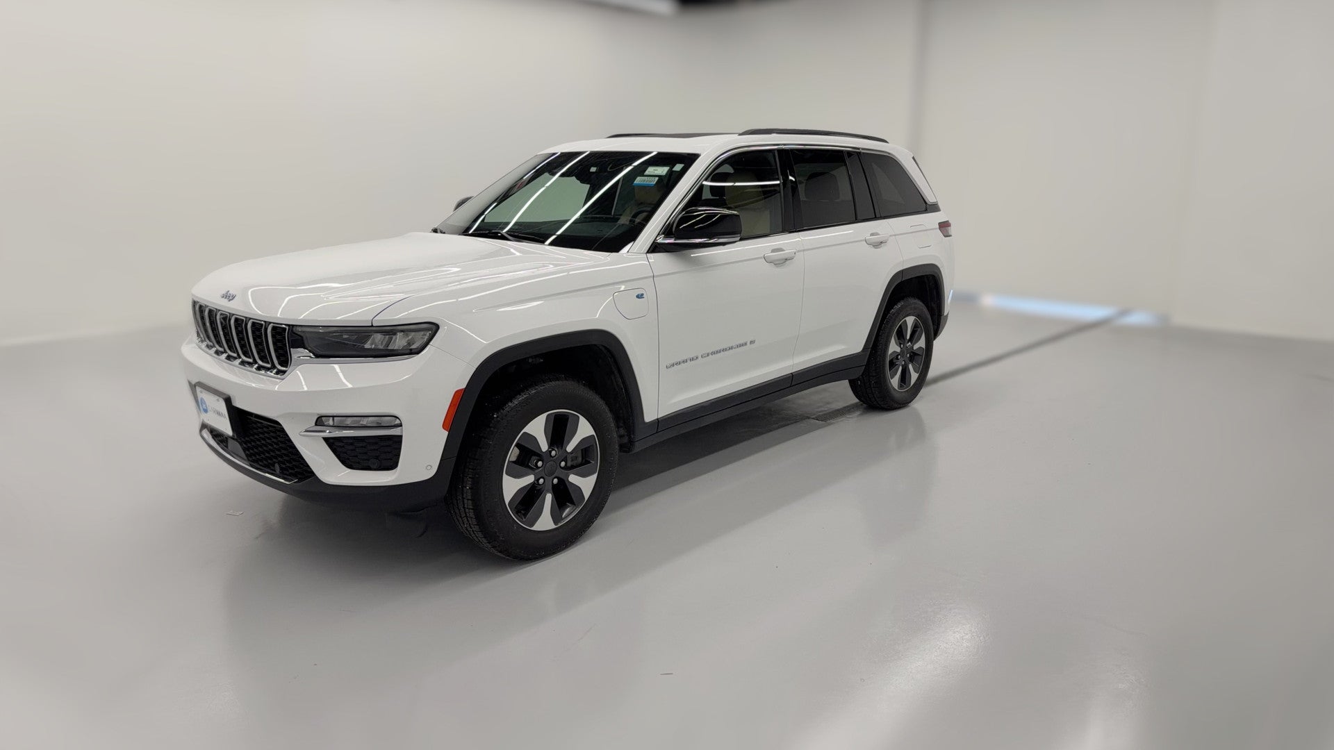 2023 Jeep Grand Cherokee 4xe vehicle photo