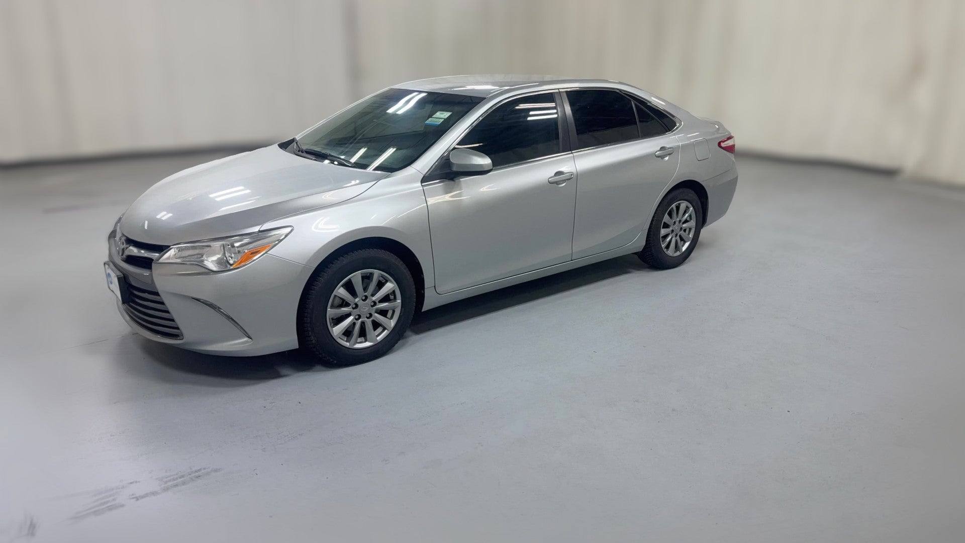 2015 Toyota Camry vehicle photo