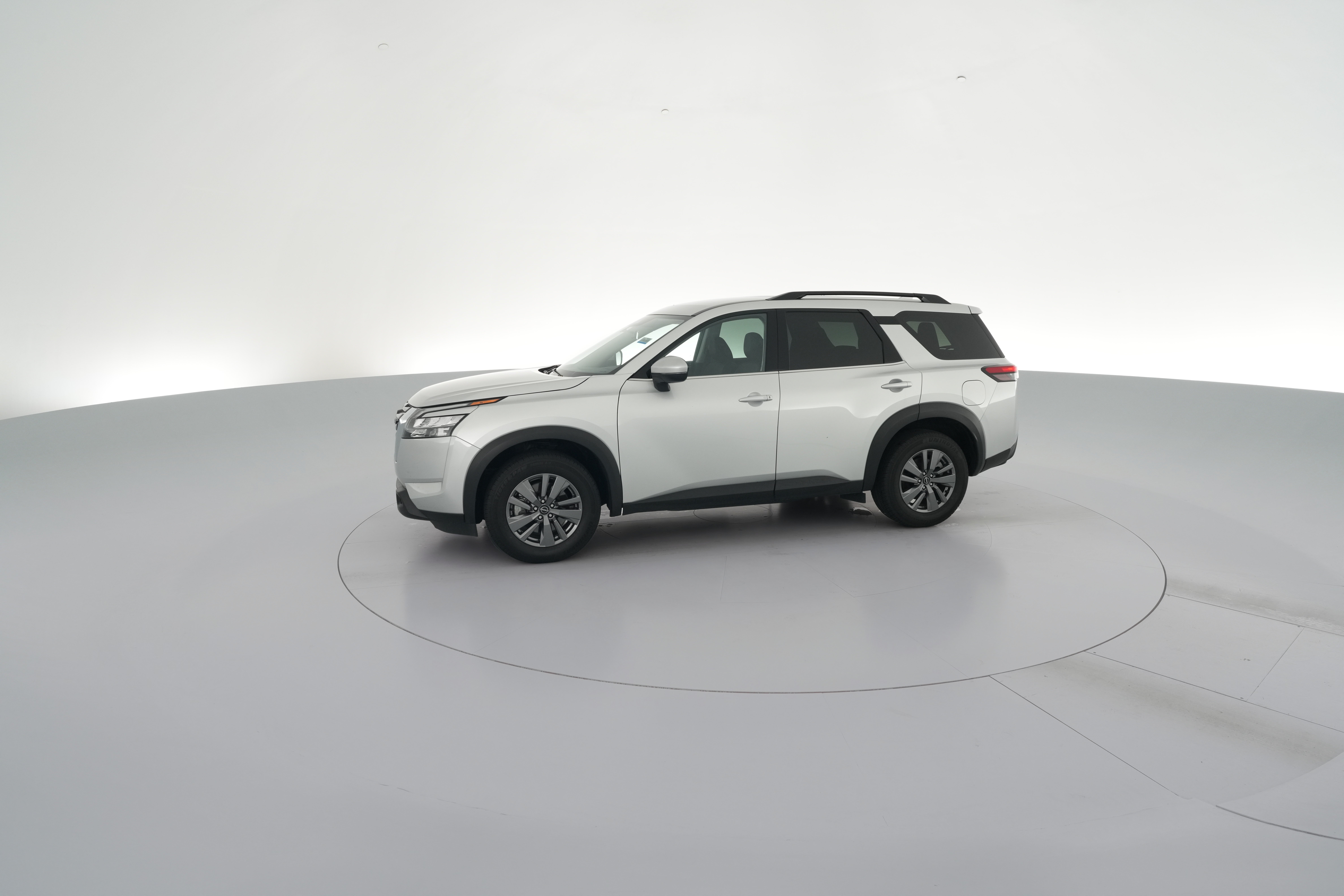 2025 Nissan Pathfinder SV - Photo 29