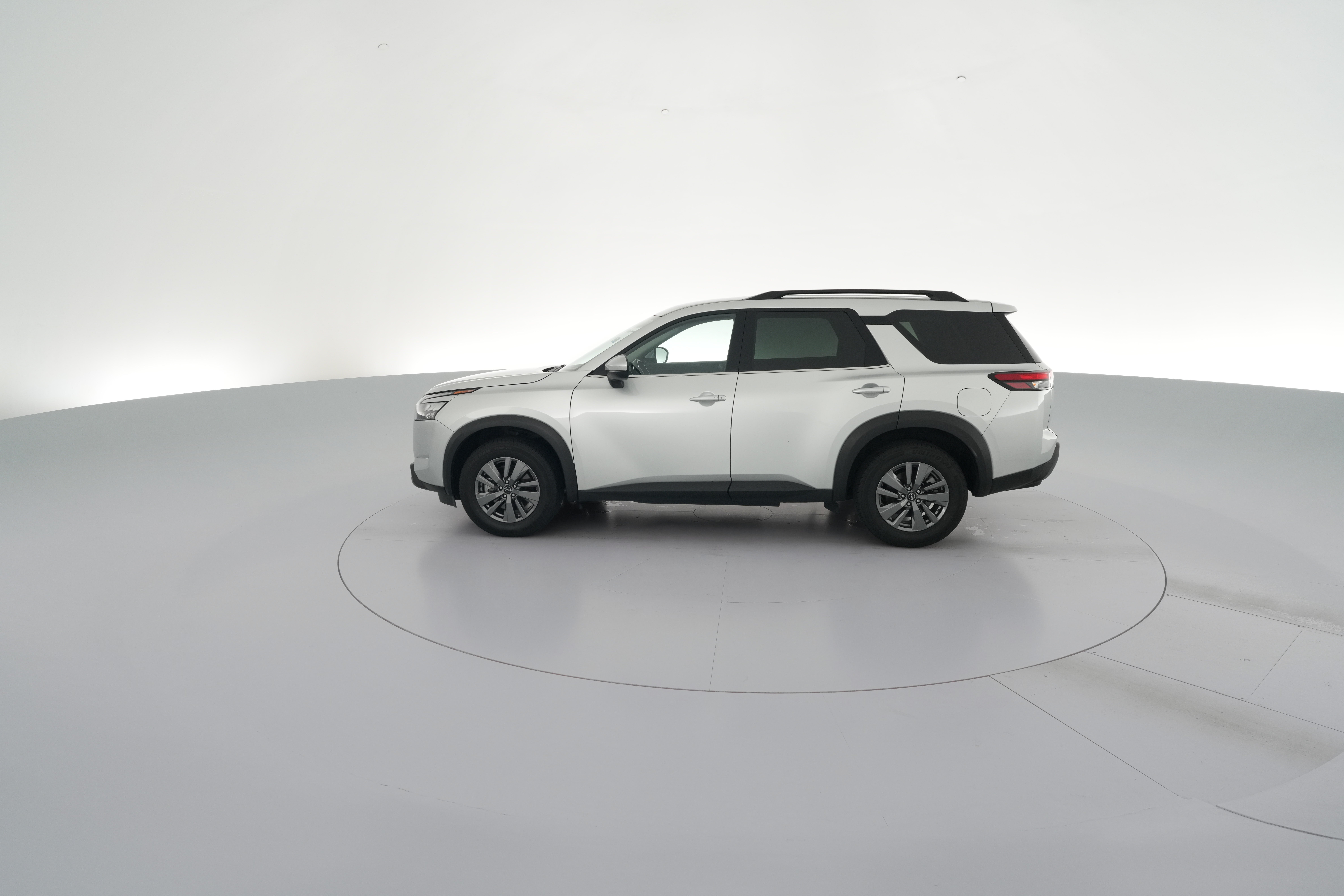 2025 Nissan Pathfinder SV - Photo 30