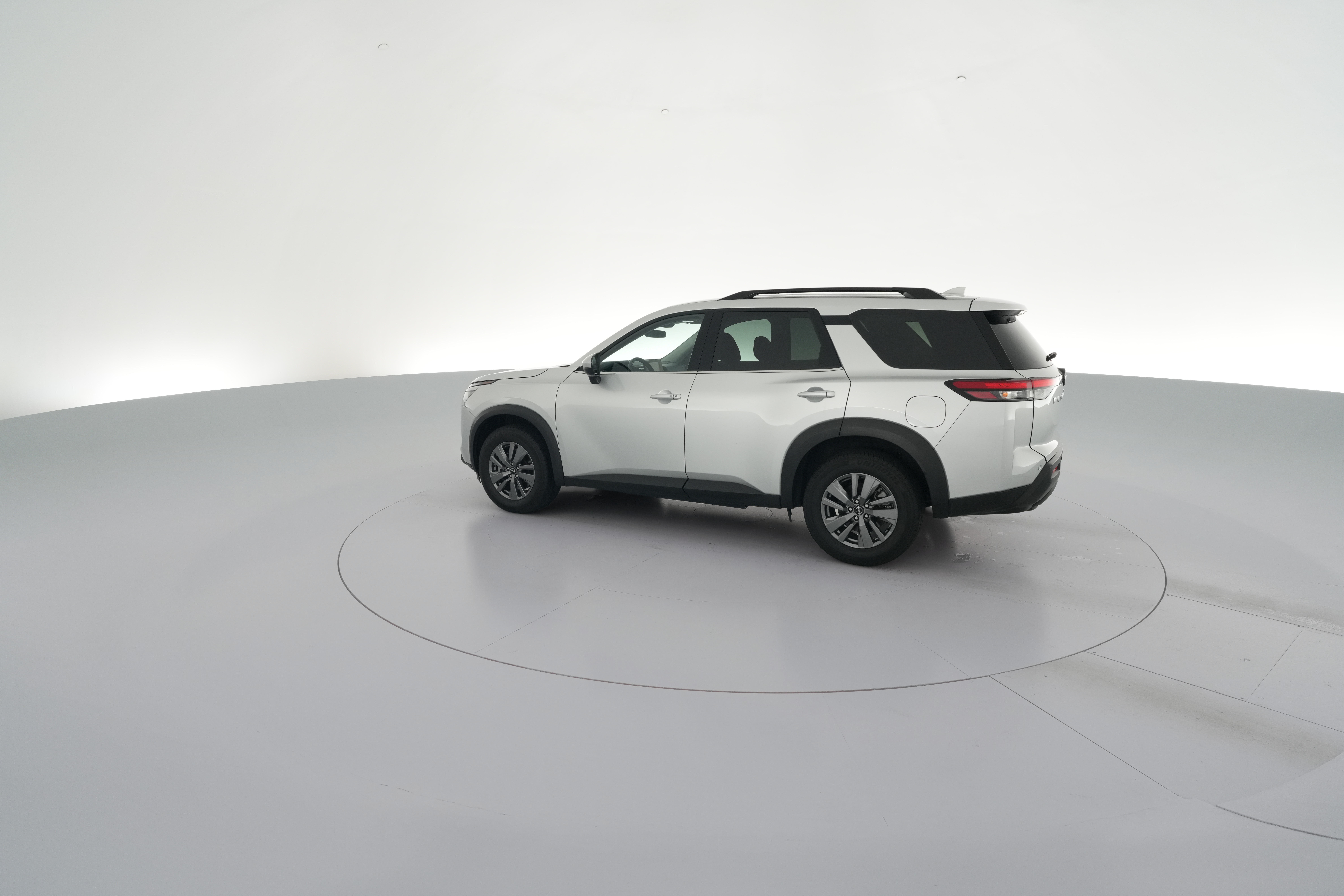 2025 Nissan Pathfinder SV - Photo 31