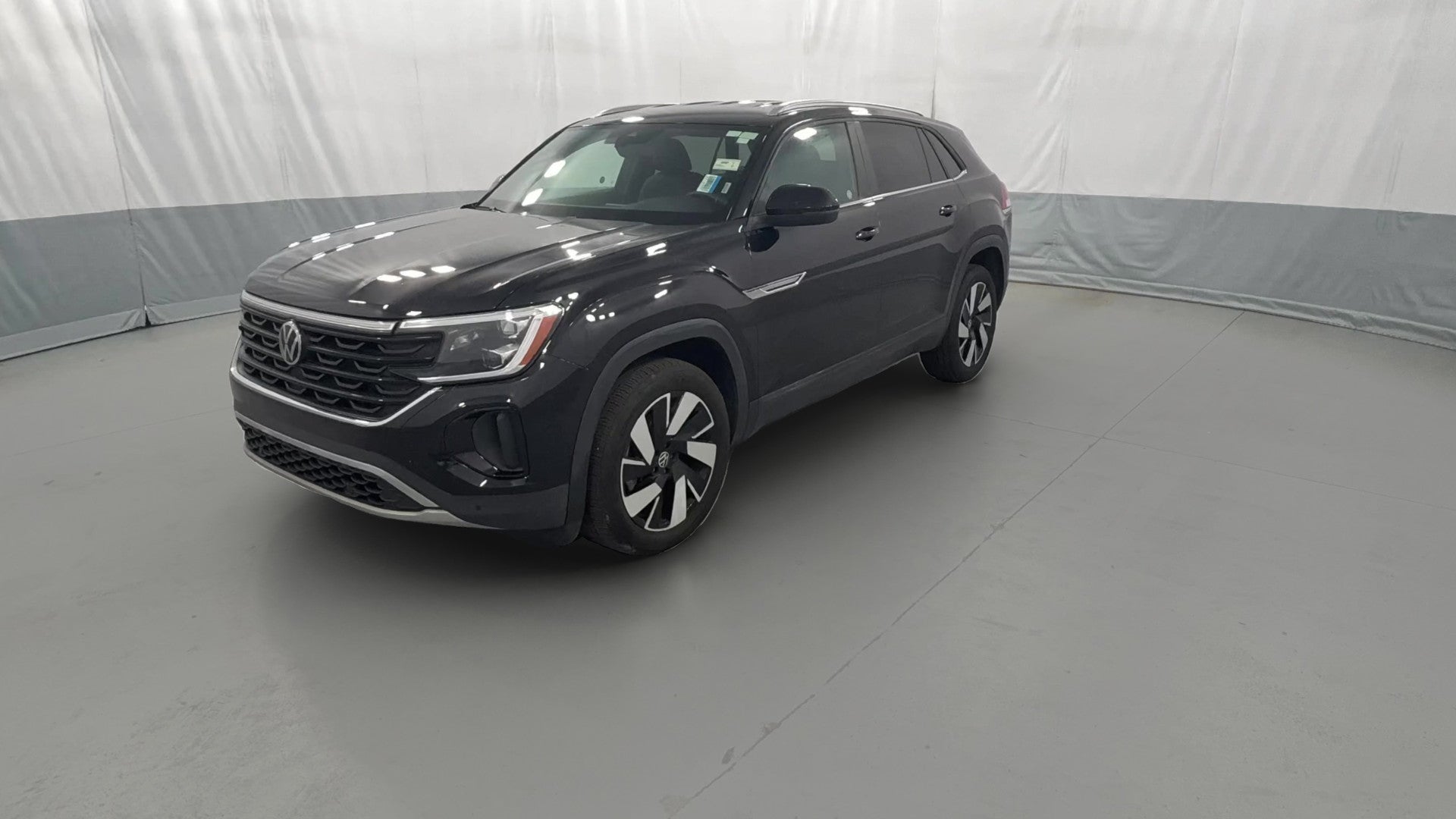 2025 Volkswagen Atlas Cross Sport vehicle photo