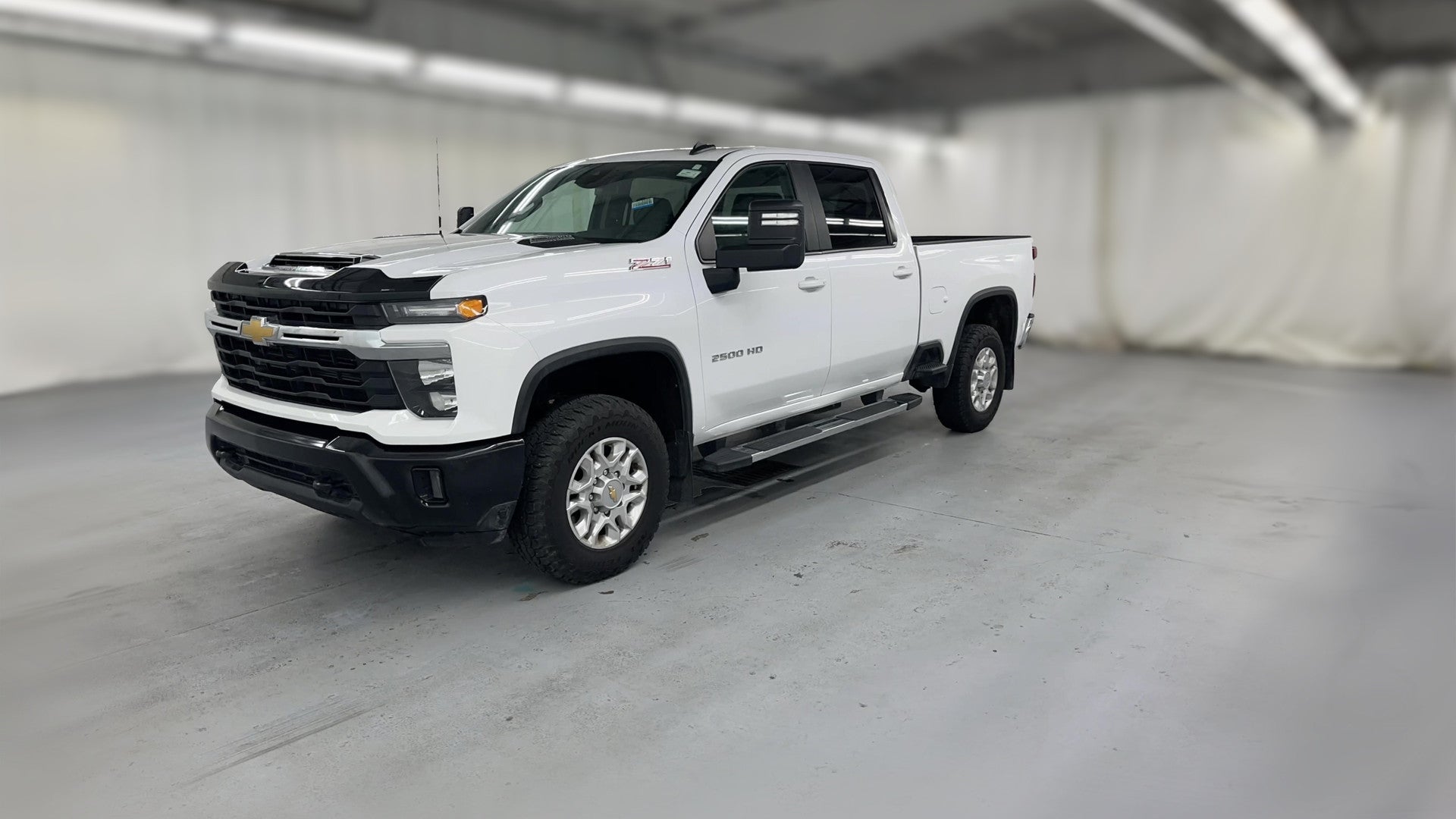 2024 Chevrolet Silverado 2500 HD Crew Cab vehicle photo