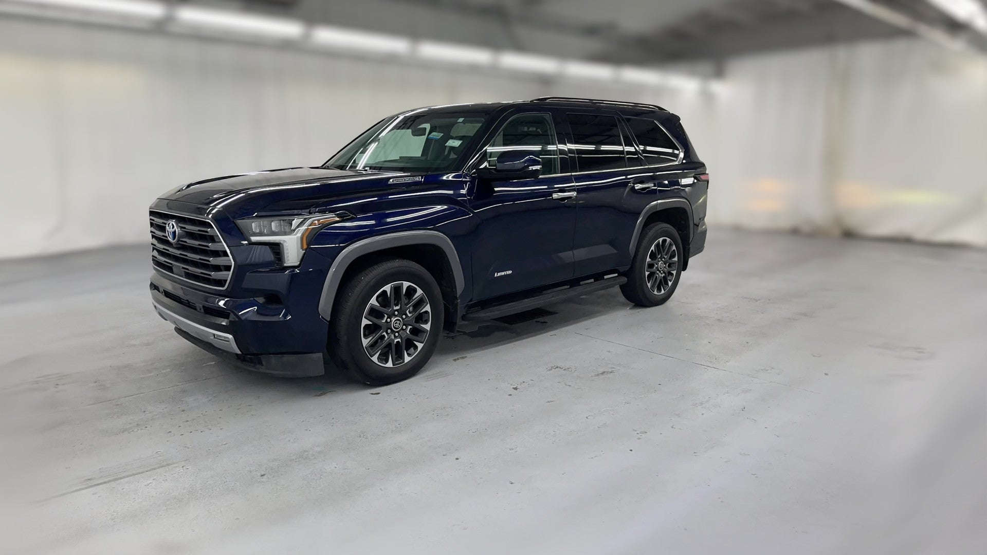 2023 Toyota Sequoia vehicle photo
