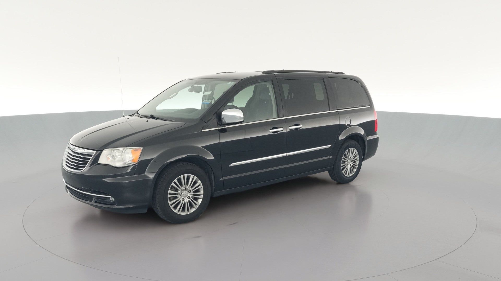 2015 Chrysler Town & Country vehicle photo